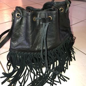 Fringe crossbody bucket bag